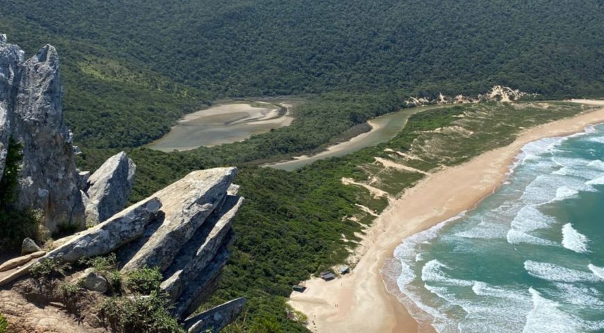 Floripa por Trilhas com Morro da Coroa