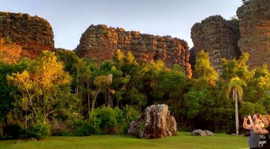 Vila Velha, Furnas, Lagoa Dourada e Buraco do Padre